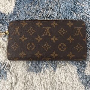 LV Zippy Wallet
